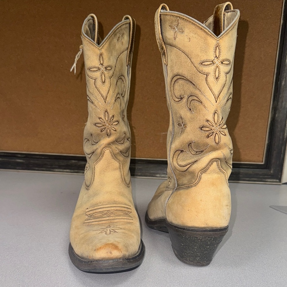 Ariat Tan Western Cowboy Boots
